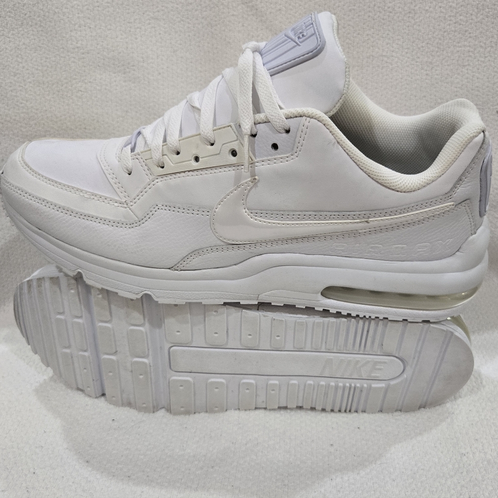 Nike Air Max WRight Men's White and Gray Sneakers